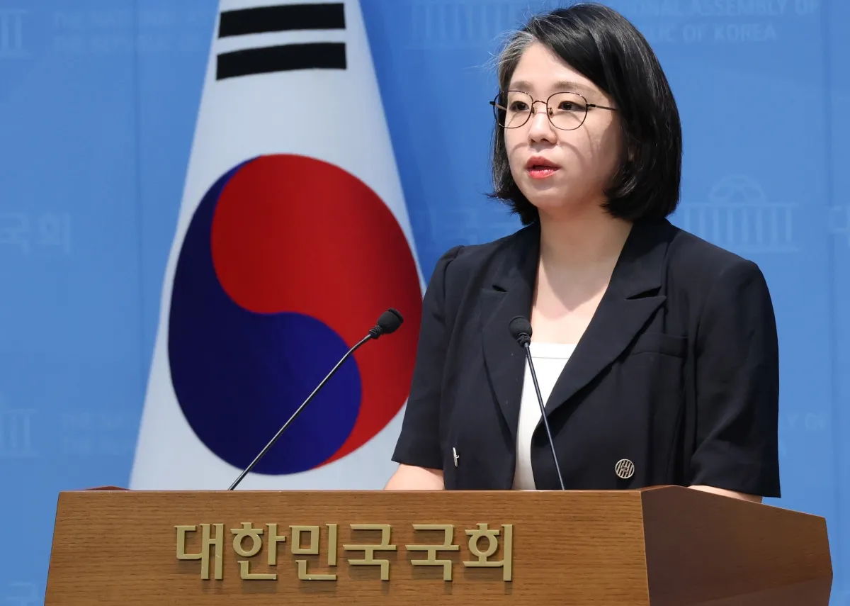 용혜인이 떠난 곳에 남겨진 질문들